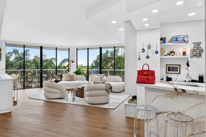 Condo for sale at Hamptons West 407