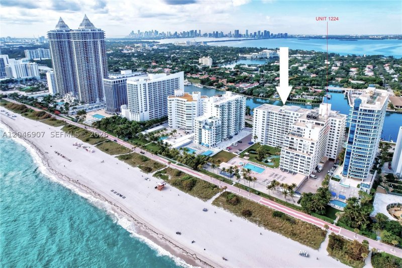 Condo for sale at Carriage Club North 1224