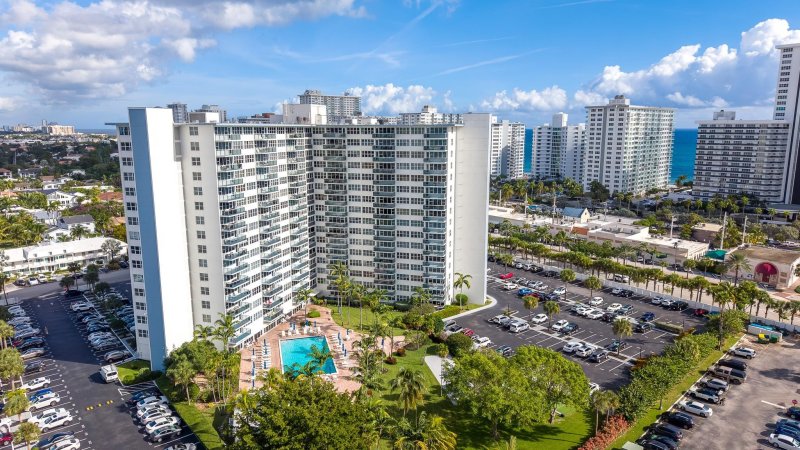 Condo for sale at Coral Ridge Towers East 920