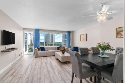 Coral Ridge Towers East Apt #920