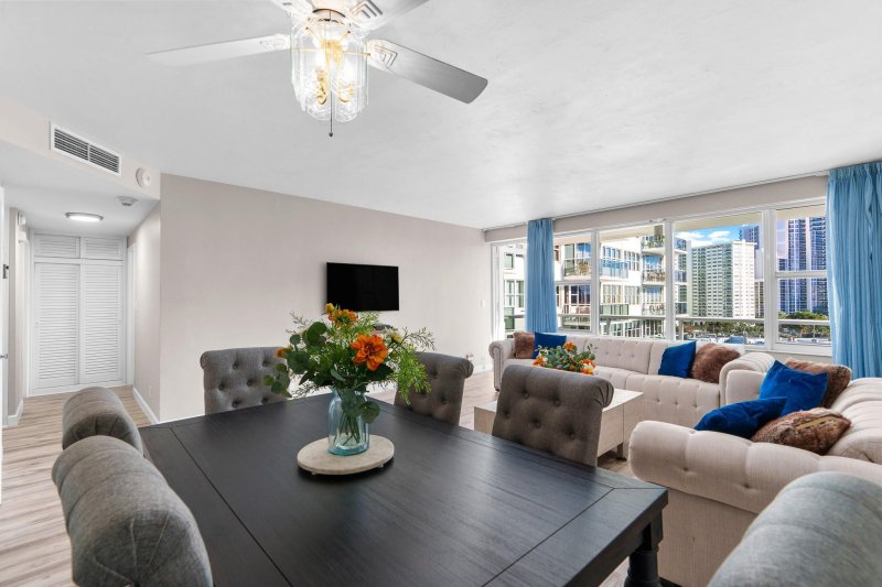 Condo for sale at Coral Ridge Towers East 920