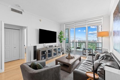 350 Las Olas Place Apt #2960