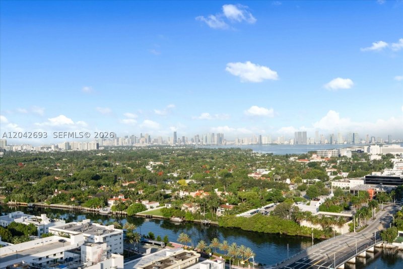 Condo for sale at La Tour 2301