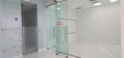 Comprar apartamento no The Club At Brickell Bay 200C