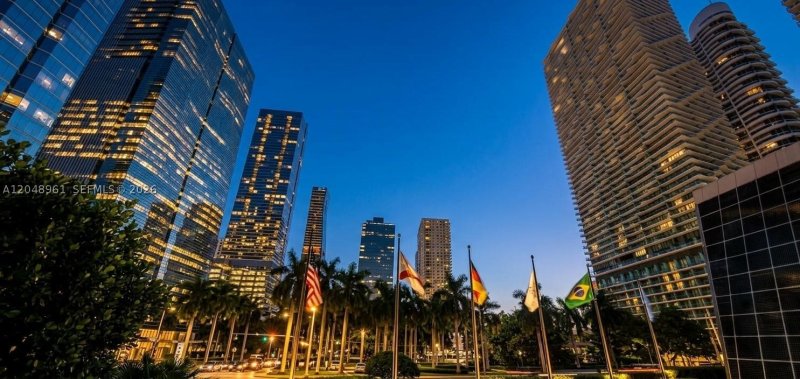 Comprar apartamento no The Club At Brickell Bay 200C
