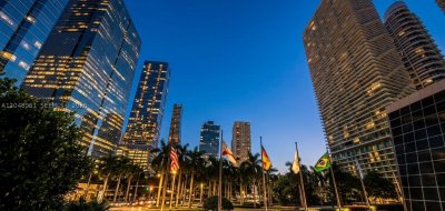 Comprar apartamento no The Club At Brickell Bay 200C