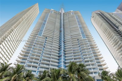 Comprar apartamento no Jade Beach 1401