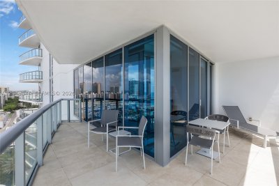 Comprar apartamento no Jade Beach 1401