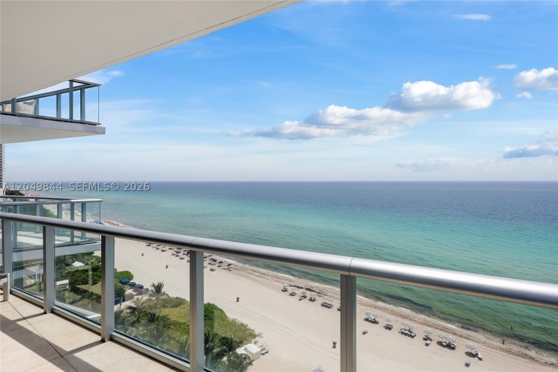 Comprar apartamento no Jade Beach 1401