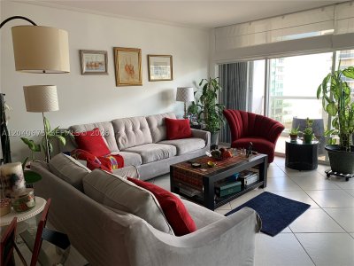 Seacoast 5700 Apt #12N