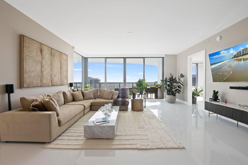 Condo for sale at 100 Las Olas 3804