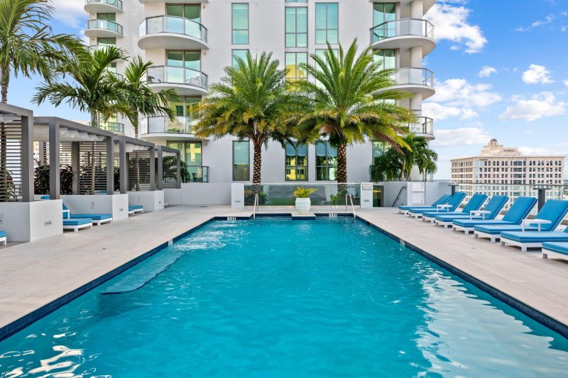Condo for sale at 100 Las Olas 3804