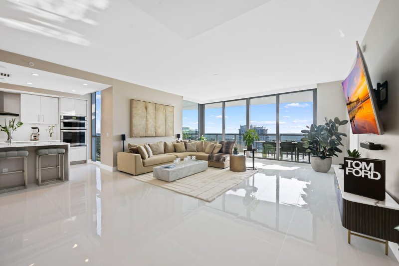 Condo for sale at 100 Las Olas 3804