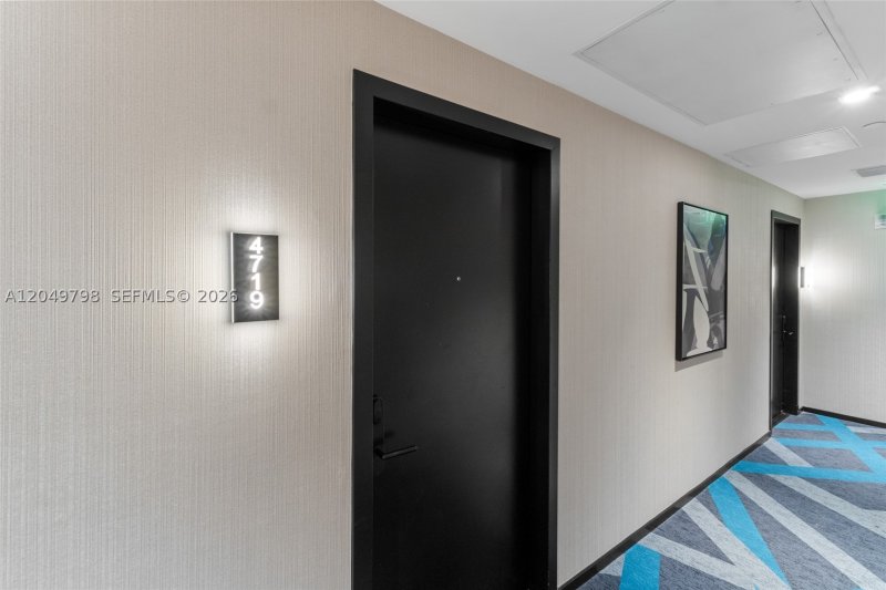 Condo for sale at The Elser Hotel and Residences 4719