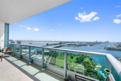 900 Biscayne Apt #3704