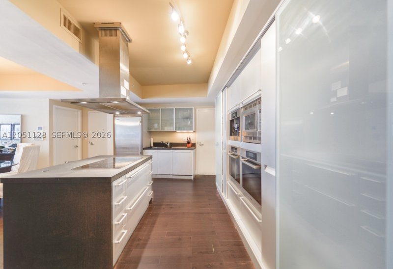 Comprar apartamento no Trump Royale 1604
