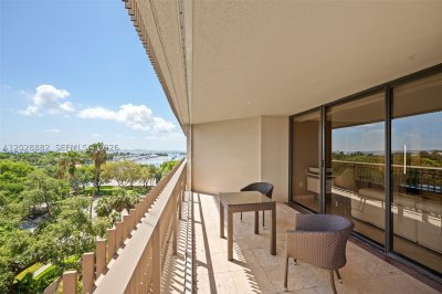 Yacht Harbour Apt #6A