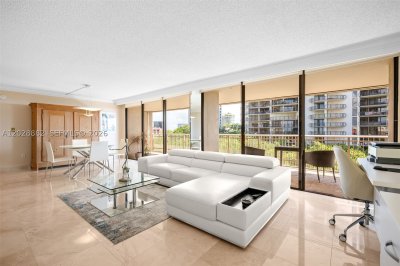 Comprar apartamento no Yacht Harbour 6A