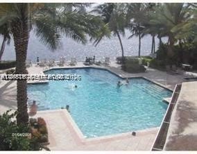 Comprar apartamento en Village by the Bay 13111