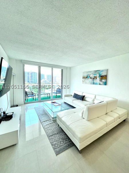 Apartment for rent at Ocean Reserve 918