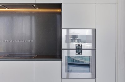 Comprar apartamento no Aston Martin Residences 4808W