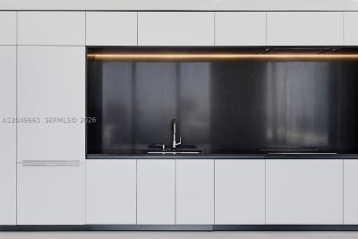 Comprar apartamento no Aston Martin Residences 4808W