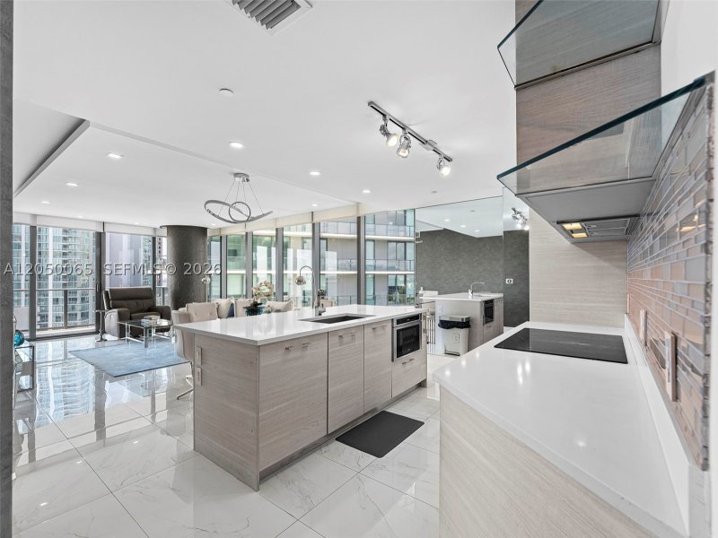 Apartment for rent at Paraiso Bay Miami 1201