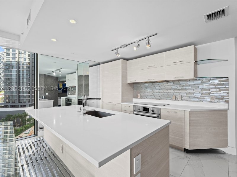 Apartment for rent at Paraiso Bay Miami 1201