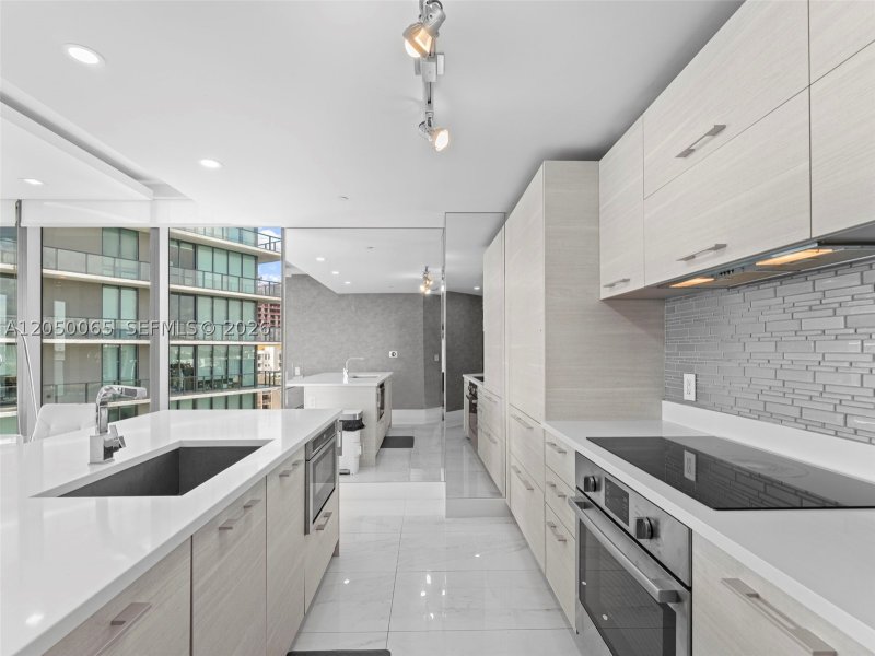 Apartment for rent at Paraiso Bay Miami 1201