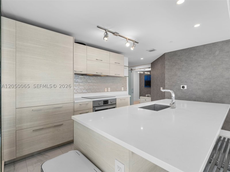 Apartment for rent at Paraiso Bay Miami 1201