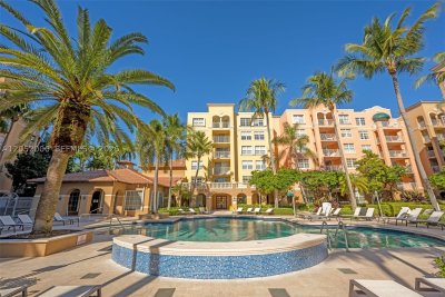 The Yacht Club at Aventura Apt #1406