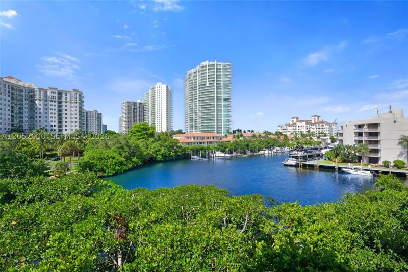 Apartment for rent at The Yacht Club at Aventura 1406