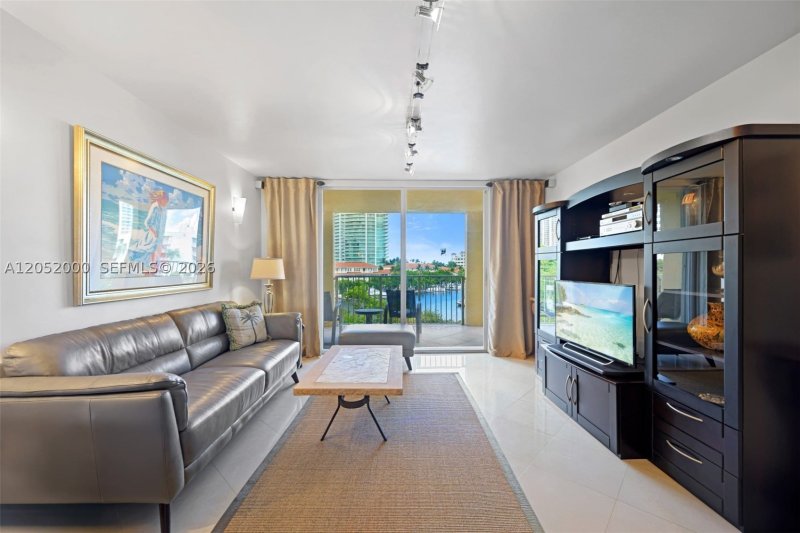 Apartment for rent at The Yacht Club at Aventura 1406