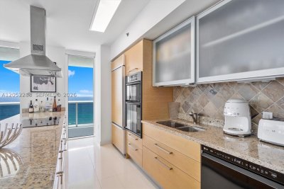 Aluguel de apartamento no Beach Club Two 1101