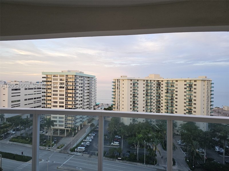 Condo for sale at Hallmark of Hollywood 1518