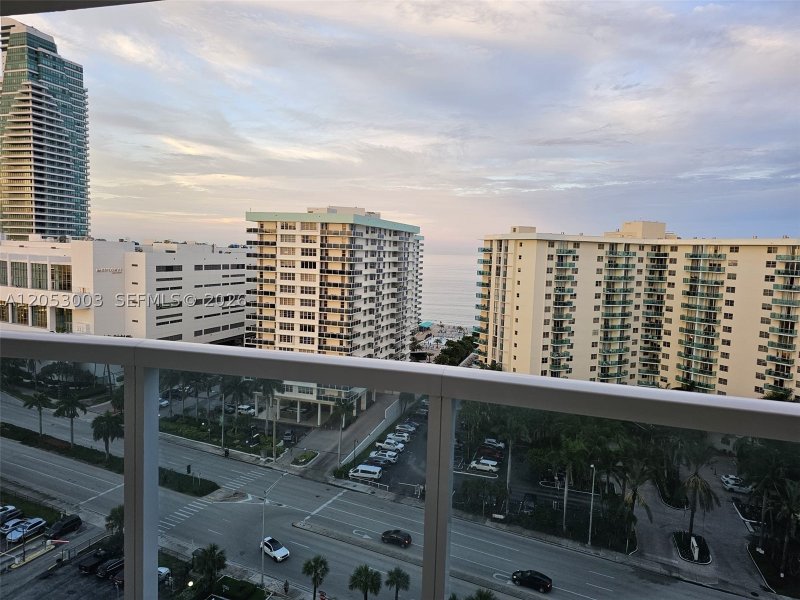 Condo for sale at Hallmark of Hollywood 1518