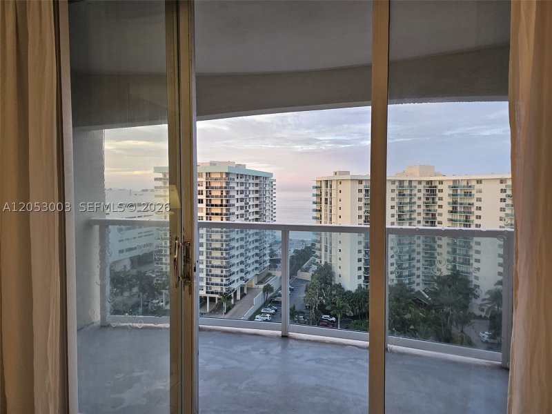 Condo for sale at Hallmark of Hollywood 1518