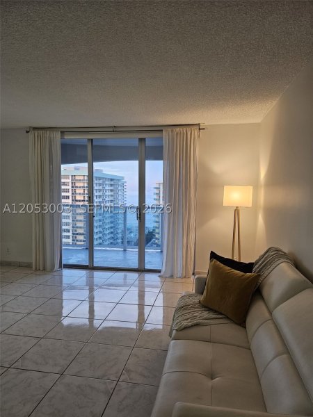 Condo for sale at Hallmark of Hollywood 1518