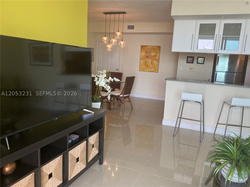 Apartment for rent at 1800 Biscayne Plaza 809