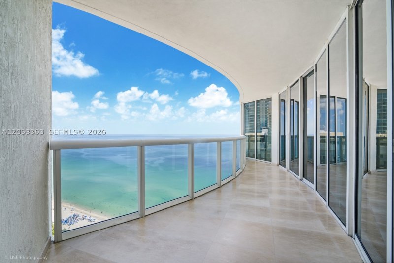 Condo for sale at Ocean Four 2502