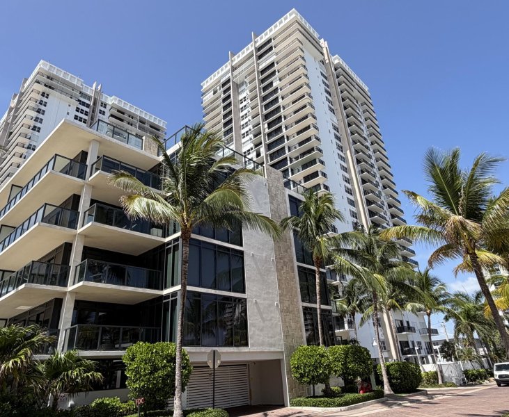 Condo for sale at Grenoble at Quadomain 505