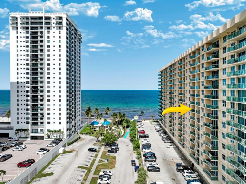 Condo for sale at The Wave Condo 939