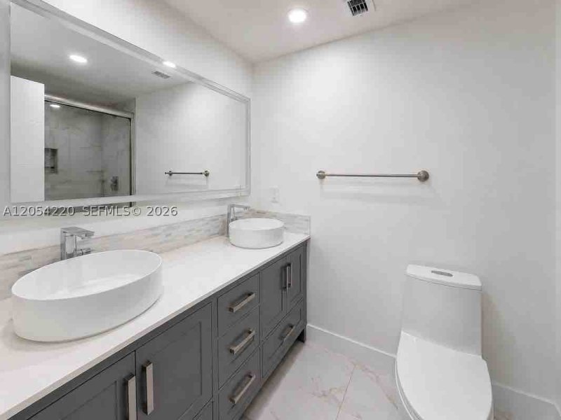 Apartment for rent at Arlen House 232