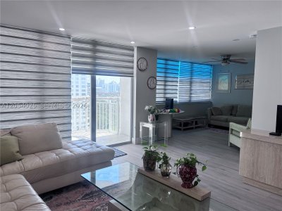 Aluguel de apartamento no Del Prado South Tower 1202