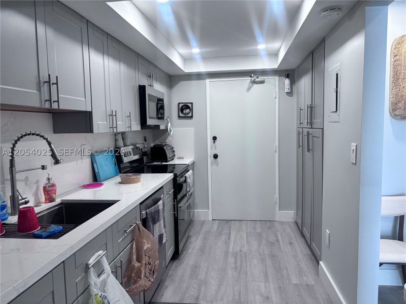 Apartment for rent at Del Prado South Tower 1202