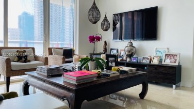 Comprar apartamento no 50 Biscayne 1701