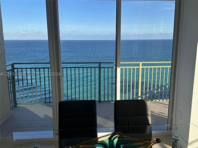 Aluguel de apartamento no 2080 Ocean Drive 1211
