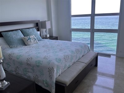Aluguel de apartamento no 2080 Ocean Drive 1211