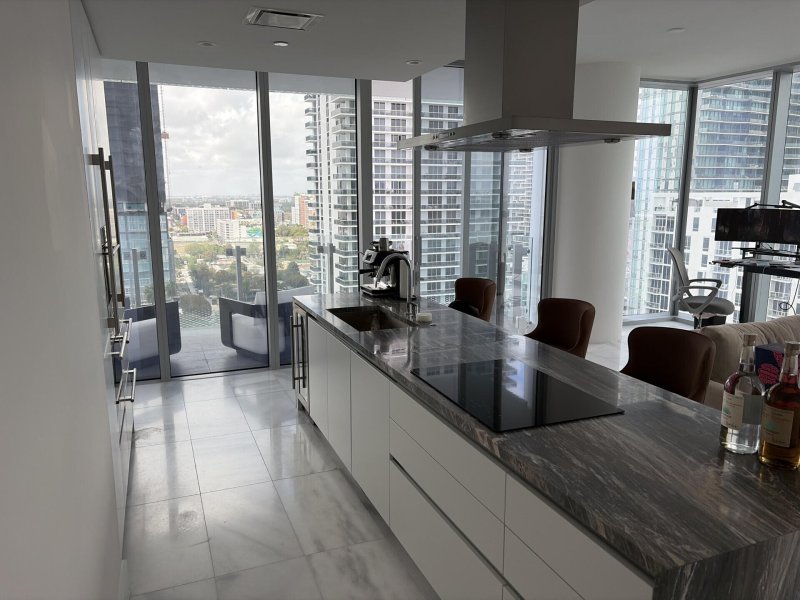 Comprar apartamento en Villa Residences Edgewater 2006