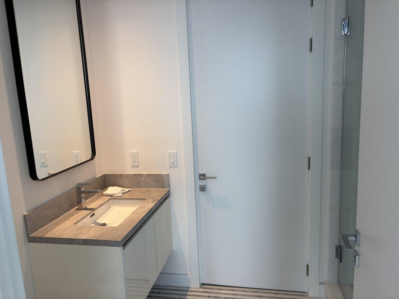 Comprar apartamento en Villa Residences Edgewater 2006